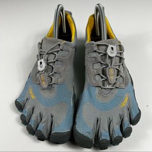 Vibram Five Fingers Womens Size EU 40 US 9 Grey  Barefoot Running Shoes Low Top